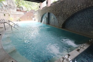 Bañera de hidromasaje interior