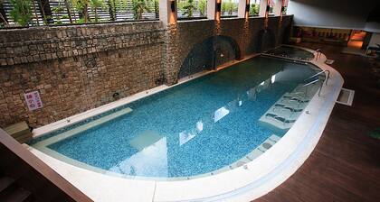 Hoya Hot Springs Resort & Spa