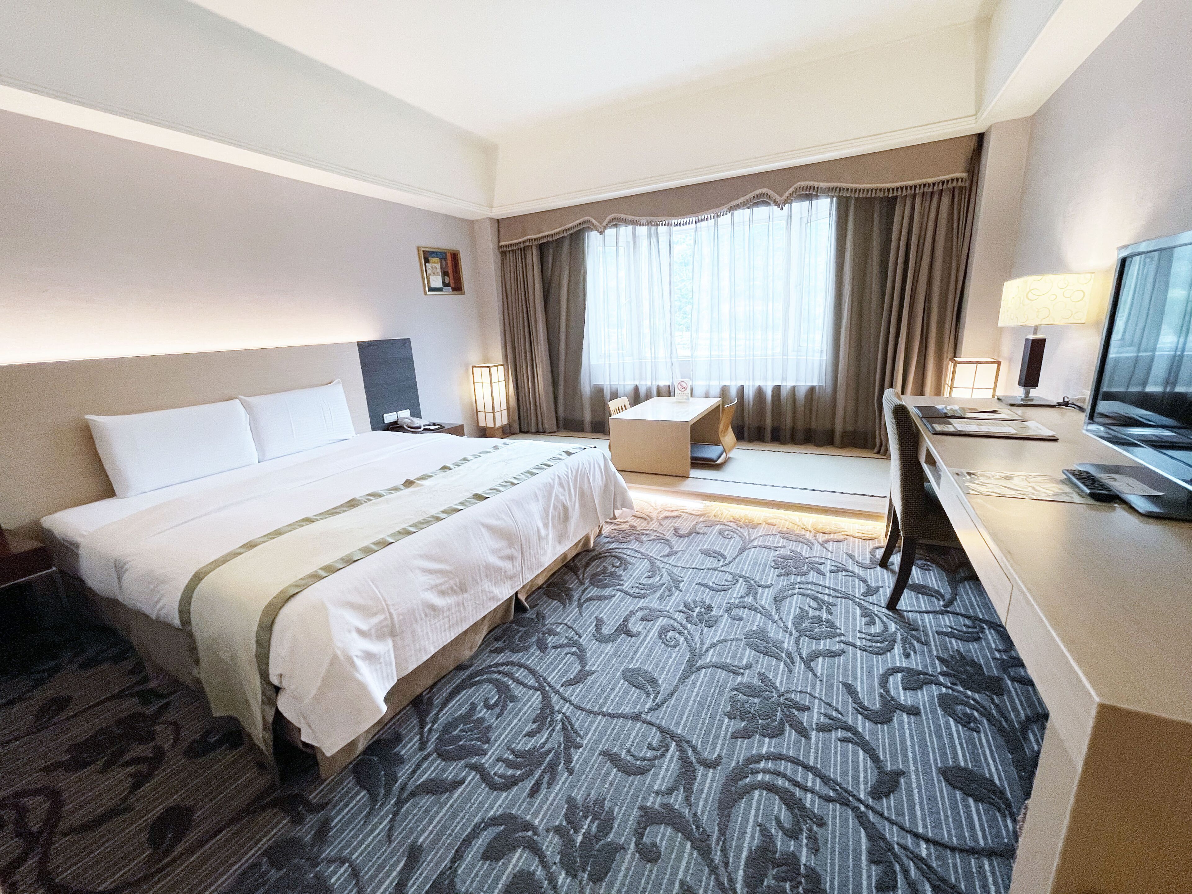 精選雙人房 | 書桌、筆電工作空間、隔音、免費無線上網