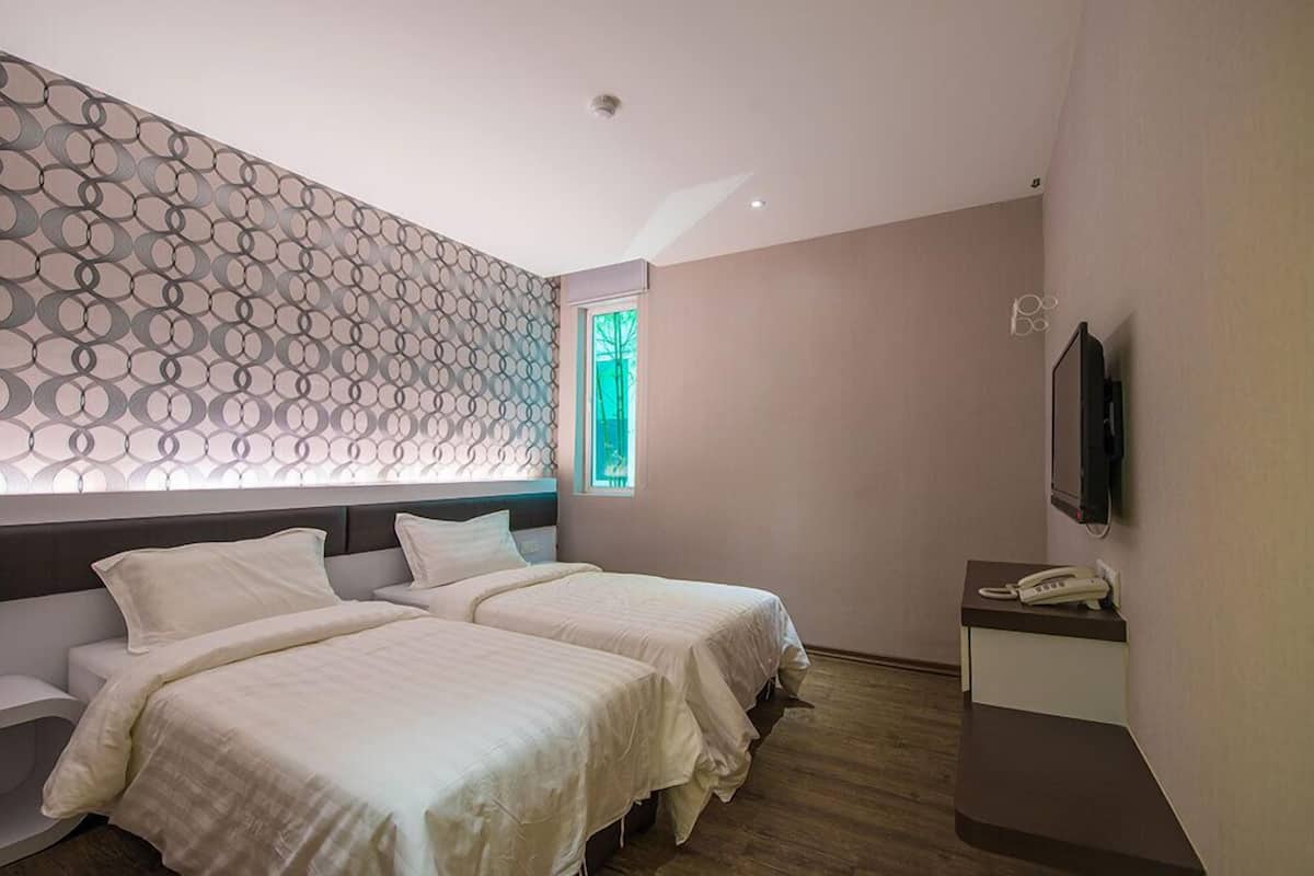 Minibar, desk, soundproofing, free WiFi