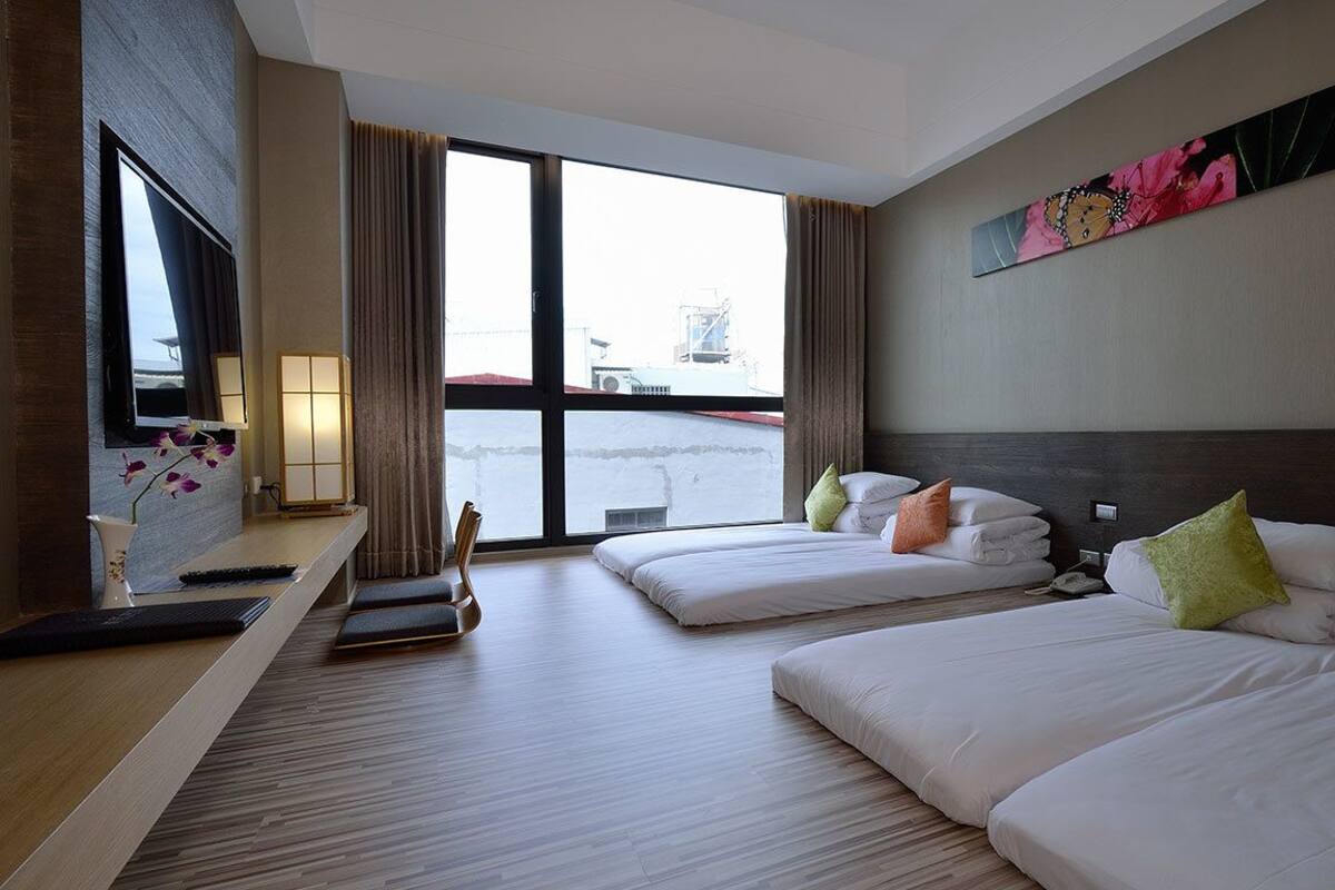 Quadruple Room (Japanese Style ) | Meja, kalis bunyi, Wi-fi percuma, cadar katil 