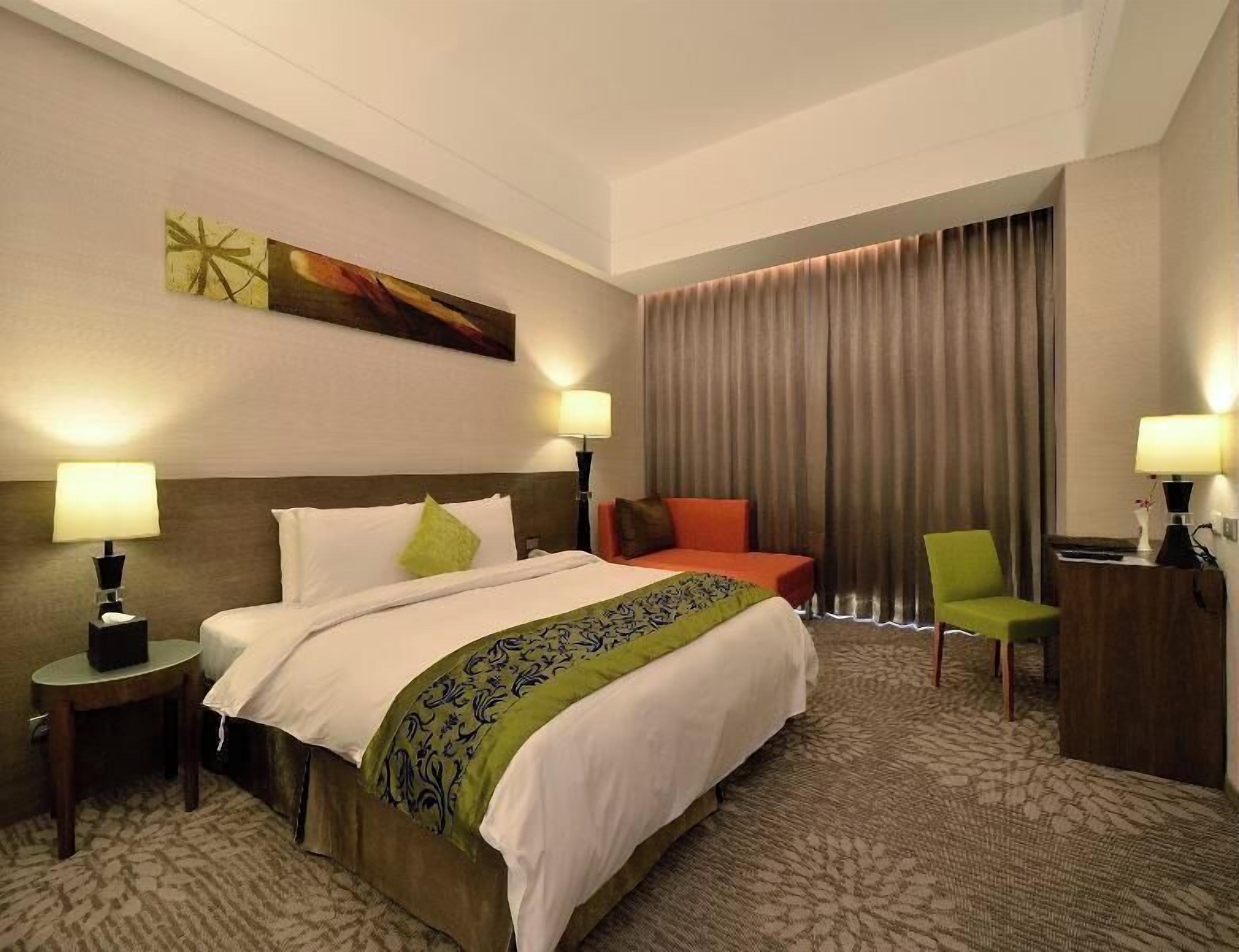 Escritorio, insonorización, wifi gratis y ropa de cama 