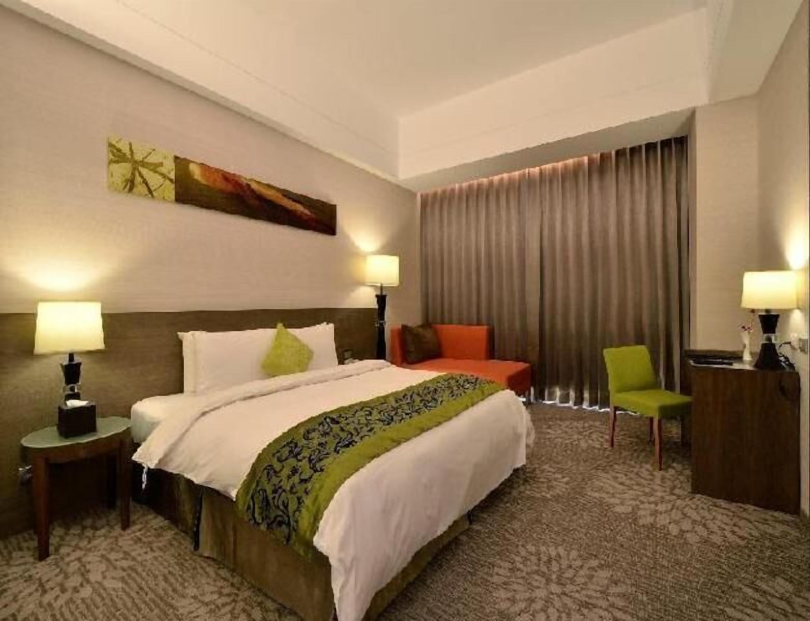 Escritorio, insonorización, wifi gratis y ropa de cama 