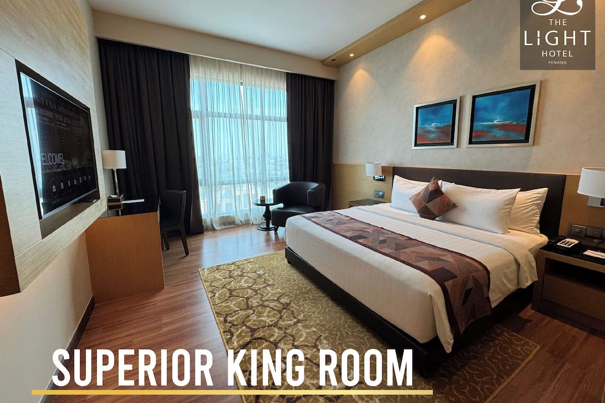 Superior King | 1 bedroom, free minibar, in-room safe, desk