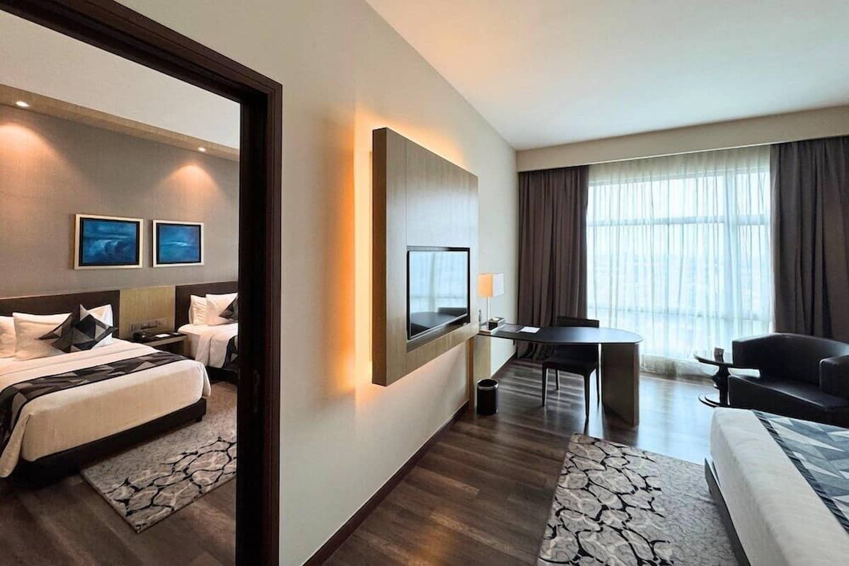 Free minibar, in-room safe, desk, soundproofing