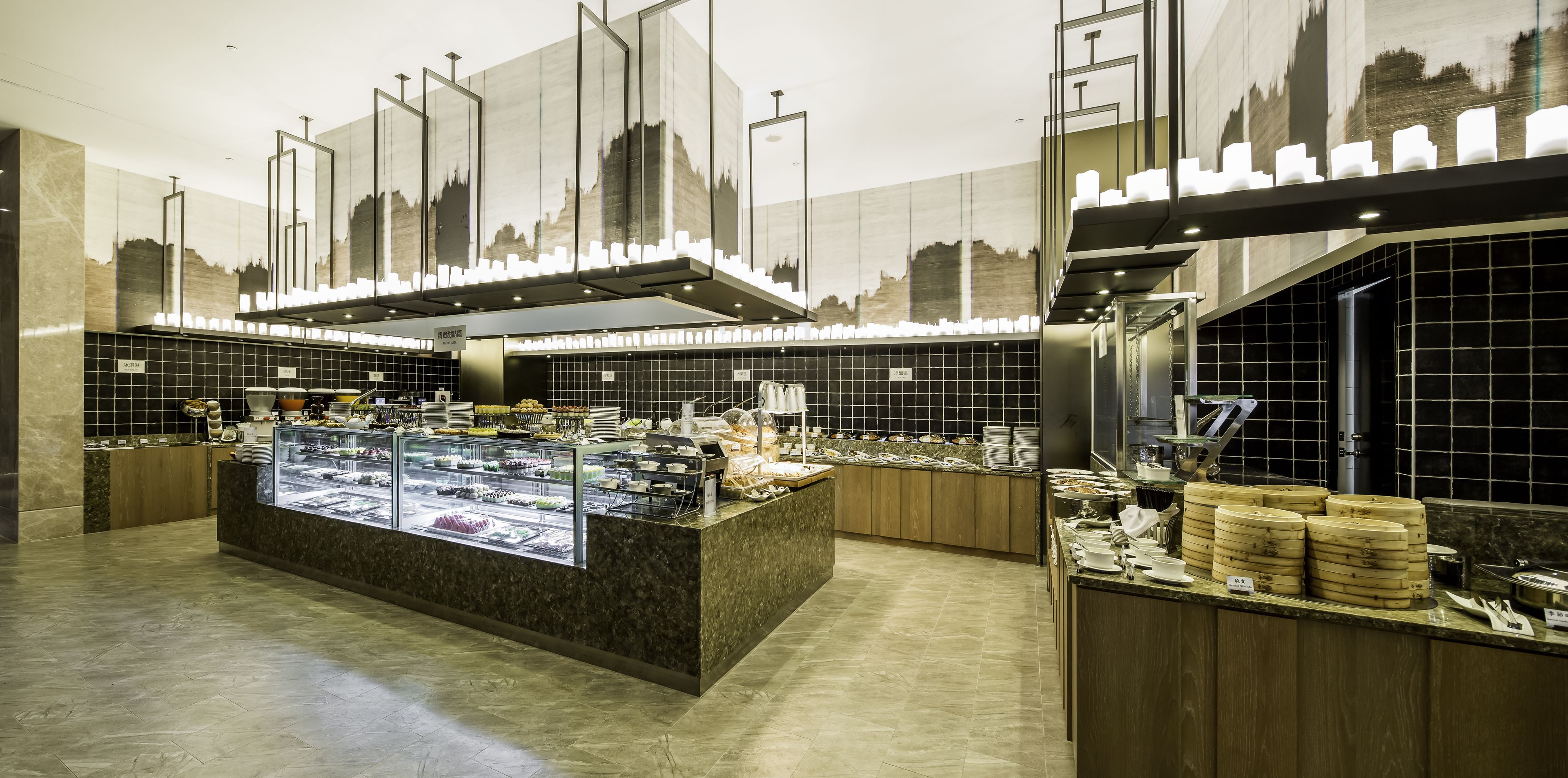 2 restaurants, breakfast served