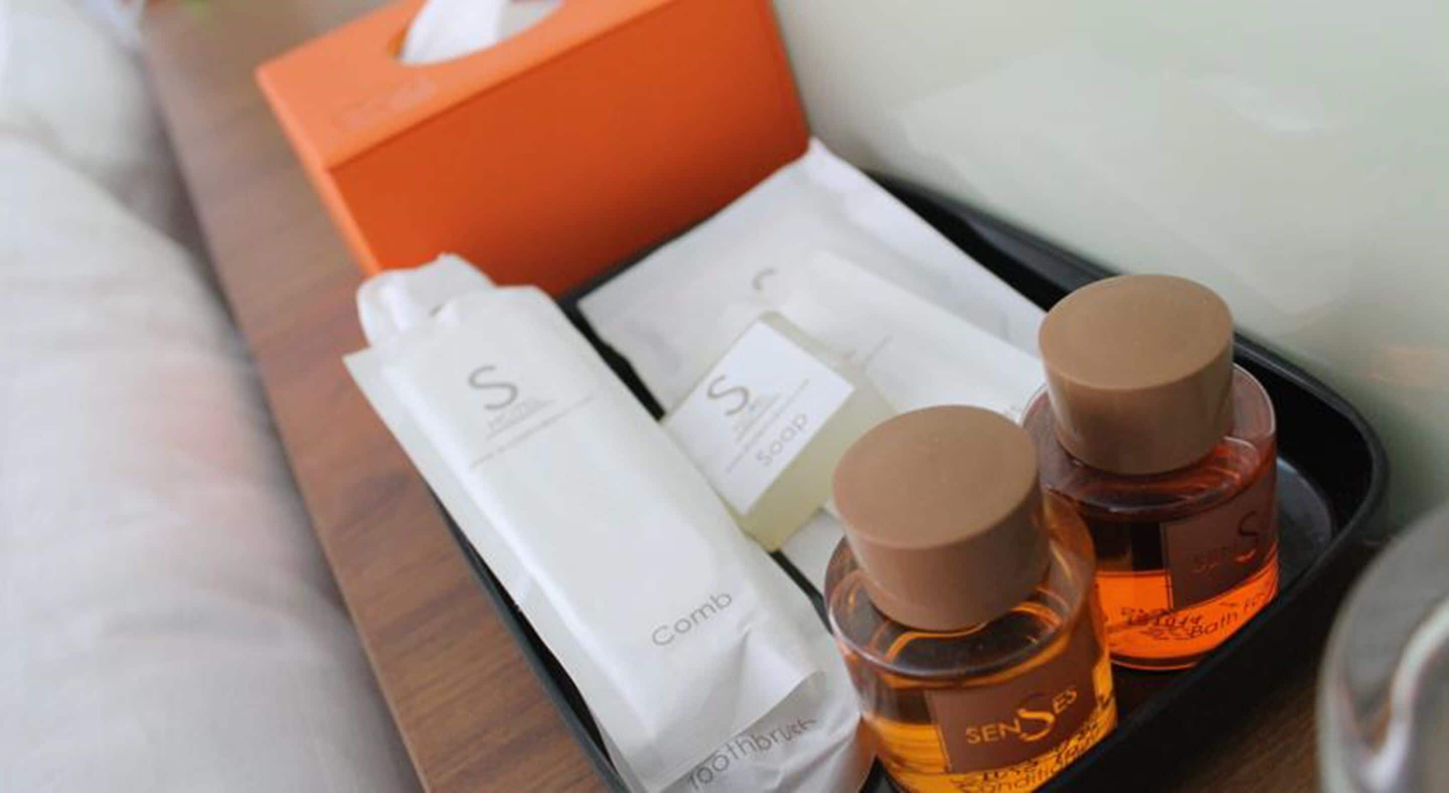 shower, rainfall showerhead, free toiletries, hair dryer