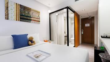 Minibar, in-room safe, blackout curtains, free WiFi