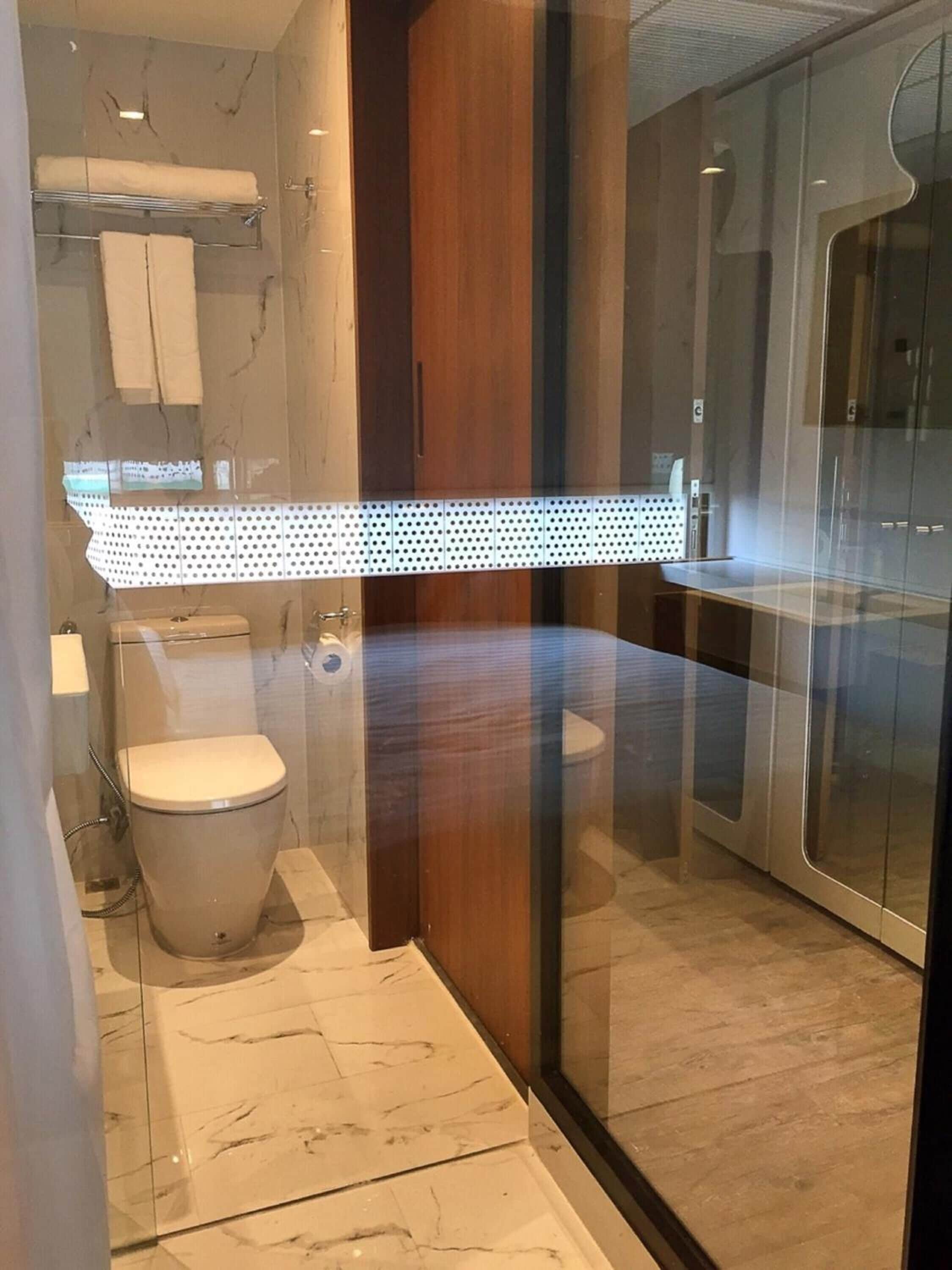 shower, rainfall showerhead, free toiletries, hair dryer