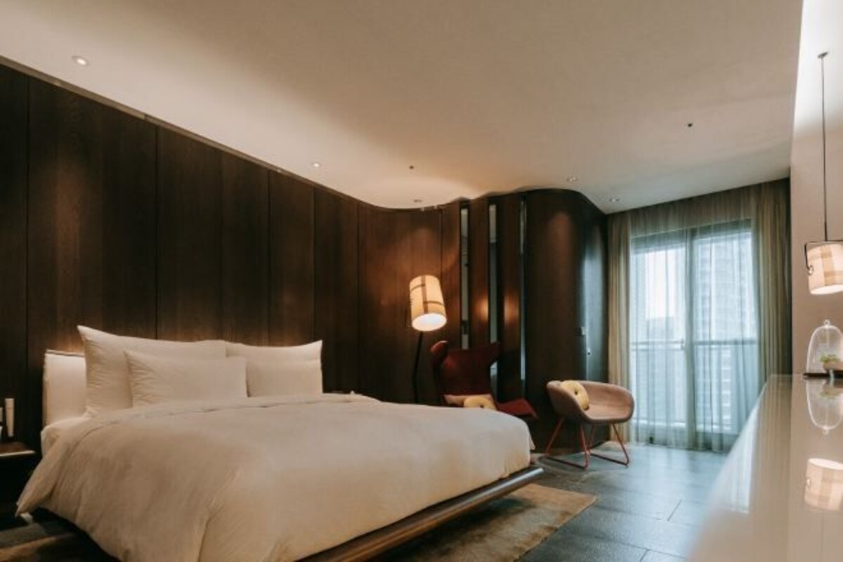 Hochwertige Bettwaren, Daunenbettdecken, Minibar, Zimmersafe