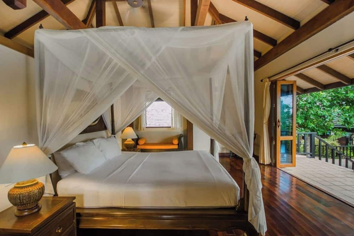 Five Bedroom Beach Villa | Minibar, coffre-fort, décor unique, ameublement unique