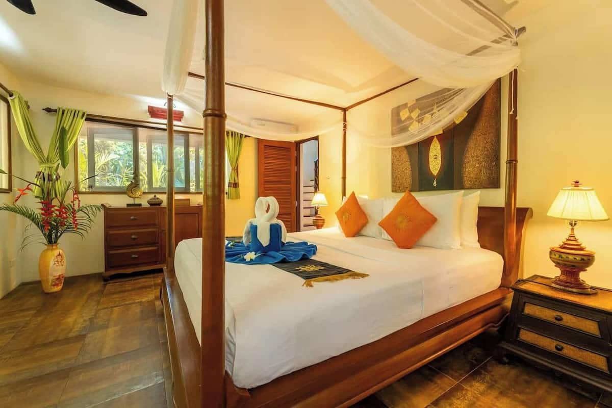 Villa, 3 chambres, piscine privée, cÎté jardin | Minibar, coffre-fort, décor unique, ameublement unique