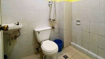 Standard Family Room | Bathroom