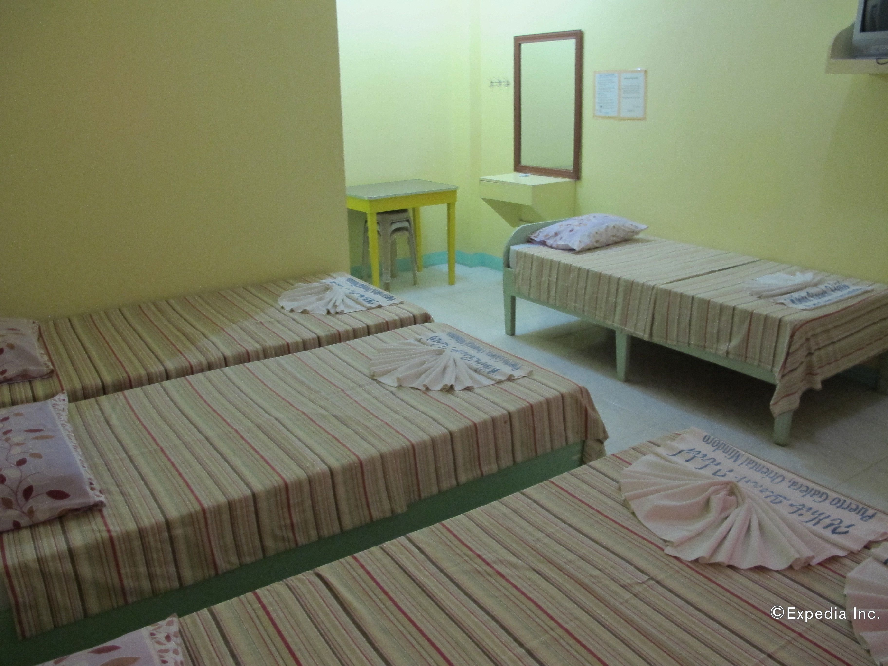 White Beach Hotel Bar and Restaurant