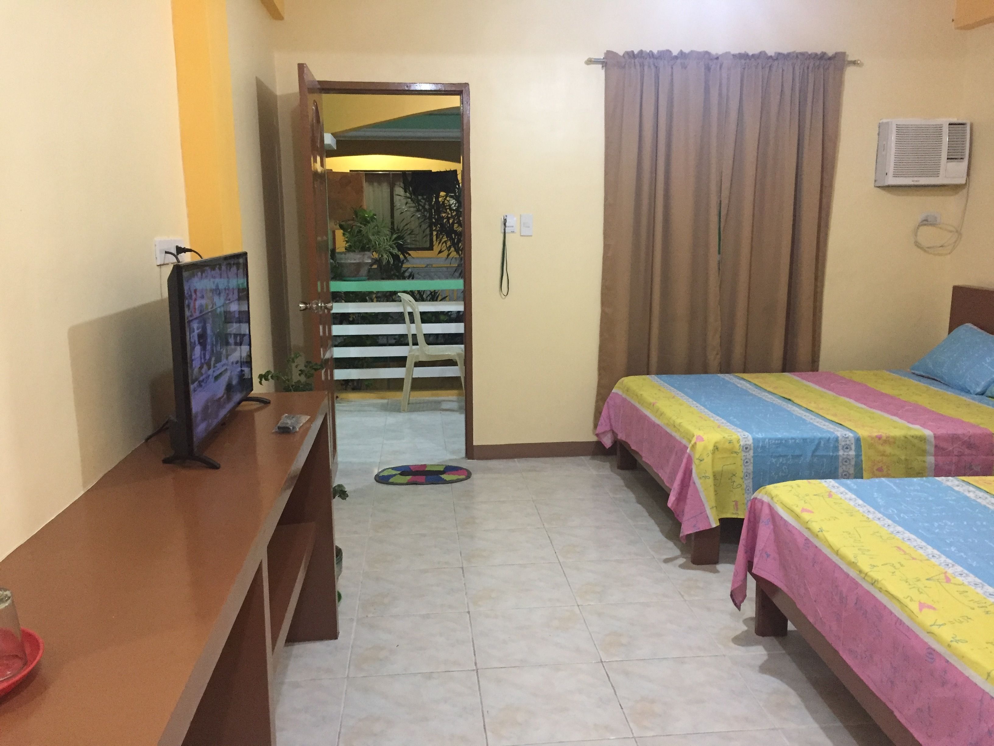 White Beach Hotel Bar and Restaurant