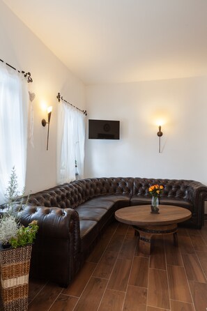 Coin salon dans le hall