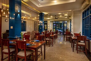Bar (on property) - Sofia Boutique Hotel Danang (Da Nang)