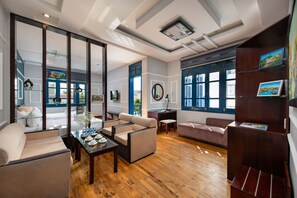 Family Suite | Minibar, in-room safe, desk, blackout curtains - Sofia Boutique Hotel Danang (Da Nang)