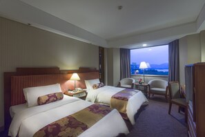  Partial Lake View Deluxe Double or Twin Room 