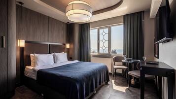 Family Double Room, 1 Bedroom, Non Smoking, Sea View | Minibar, free WiFi, bed sheets