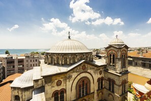 شرفة على السطح