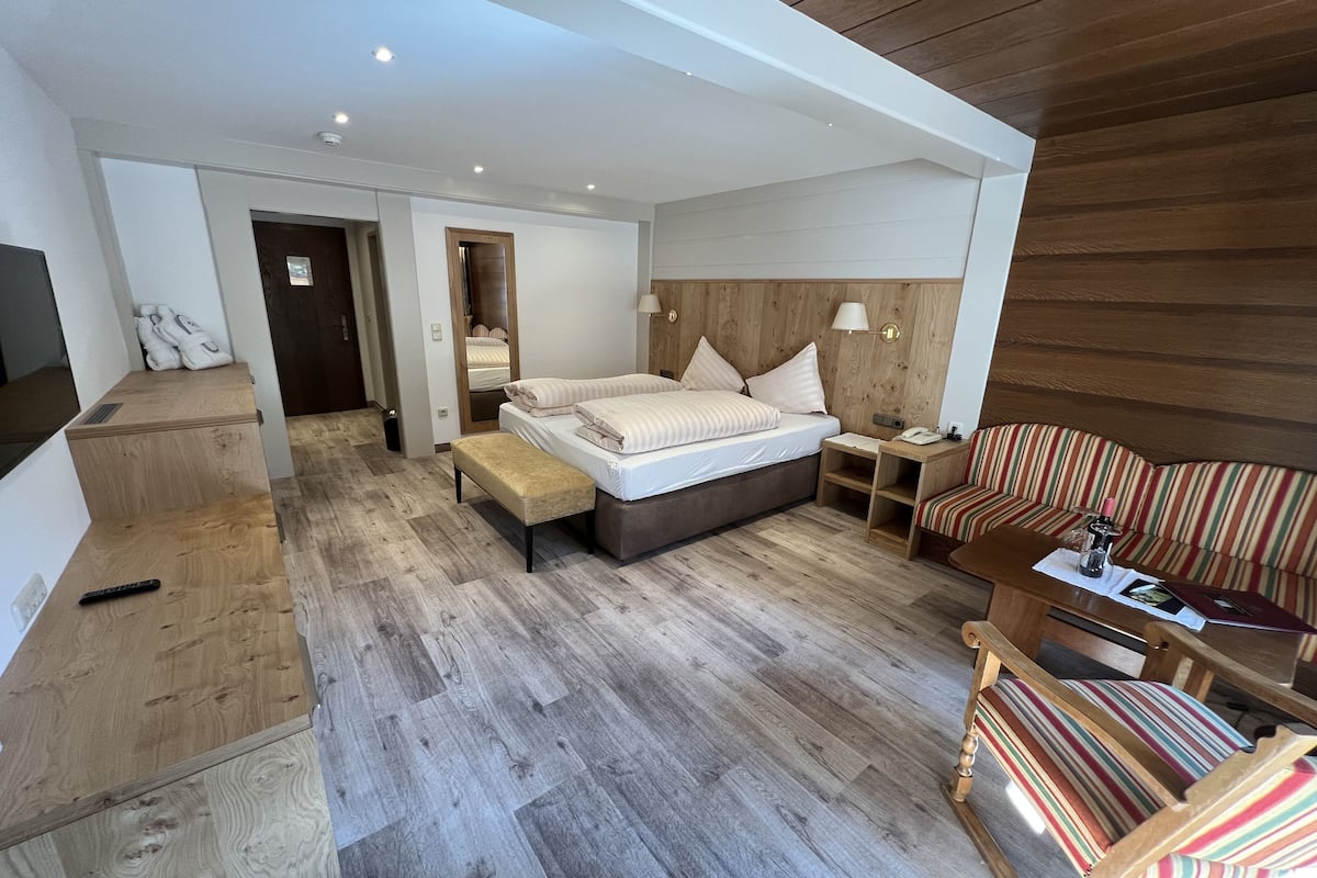 standard double room, balcony | 1 bedroom, premium bedding, in-room safe, desk