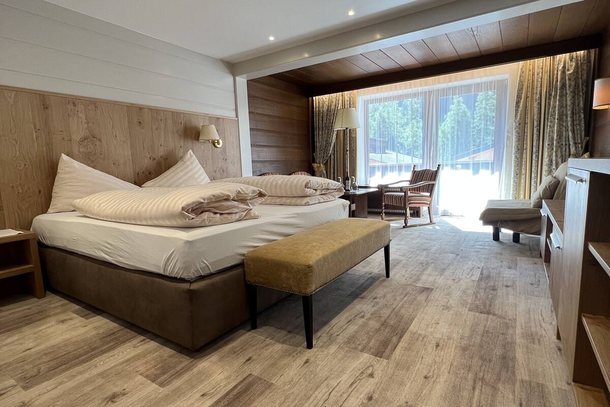 standard double room, balcony | 1 bedroom, premium bedding, in-room safe, desk