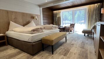 Standard Double Room, Balcony | Premium bedding, in-room safe, desk, soundproofing