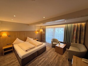 Premium bedding, in-room safe, desk, soundproofing - Sporthotel St. Anton (Sankt Anton am Arlberg)