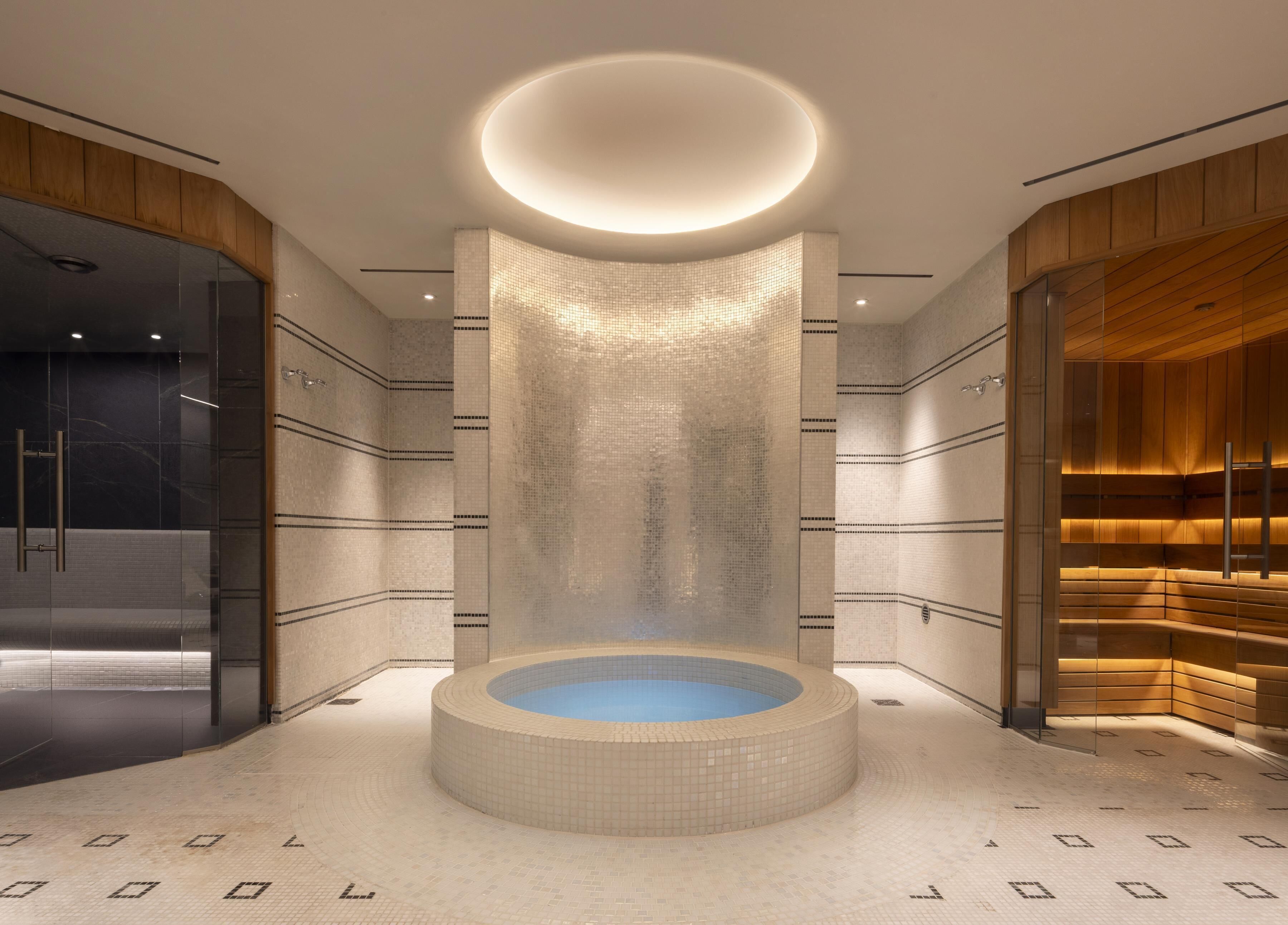 Sauna, steam room, Turkish bath/hammam, body treatments