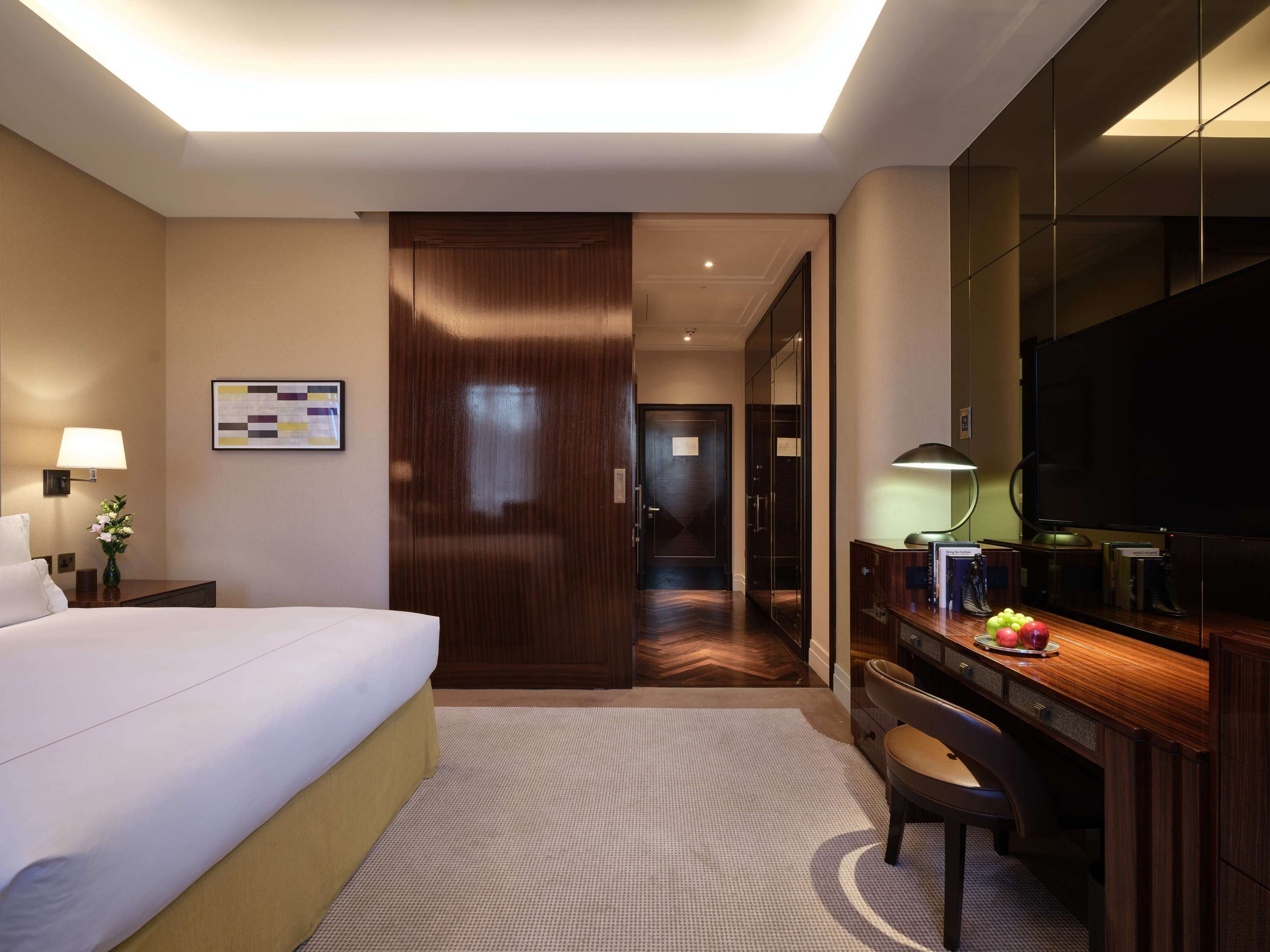 Premier Room | Hypo-allergenic bedding available, minibar (some free items)