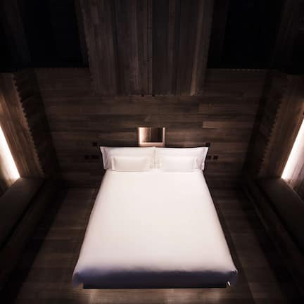 Room (Antony Gormley) | Hypo-allergenic bedding, free minibar items, in-room safe, desk