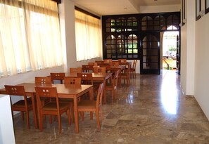 Här finns 5 restauranger som serverar frukost.