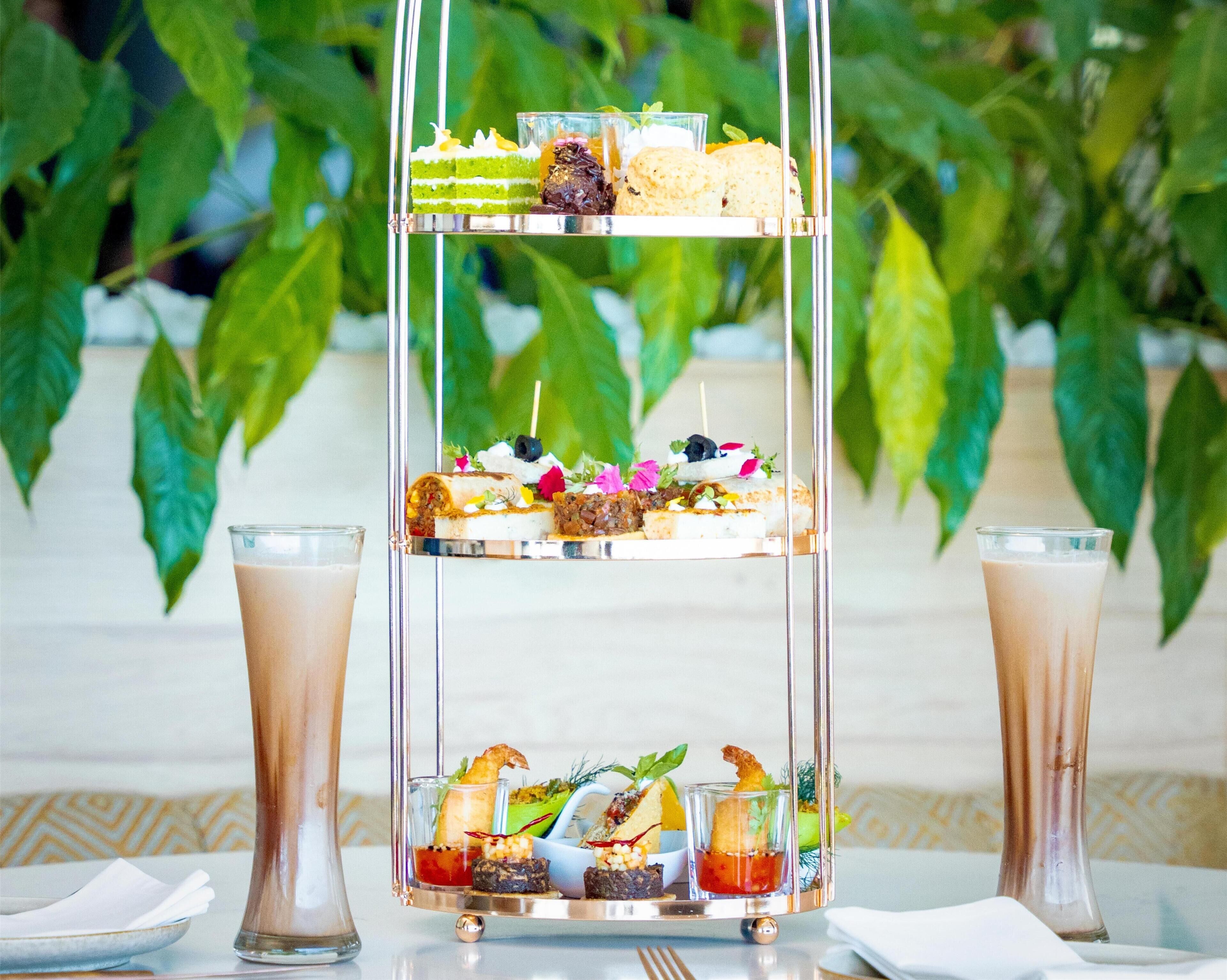 2 restaurantes; se sirven desayunos, cenas y brunch