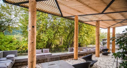 Oniropetra Boutique Hotel