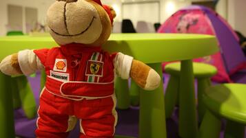 Lasten leikkialue sisätiloissa