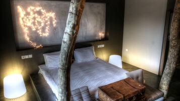 Deluxe Suite, Mountain View | Premium bedding, minibar, in-room safe, individually decorated