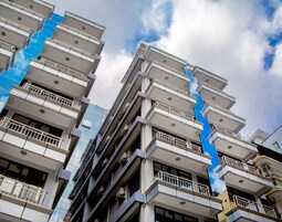 Fachada de la propiedad