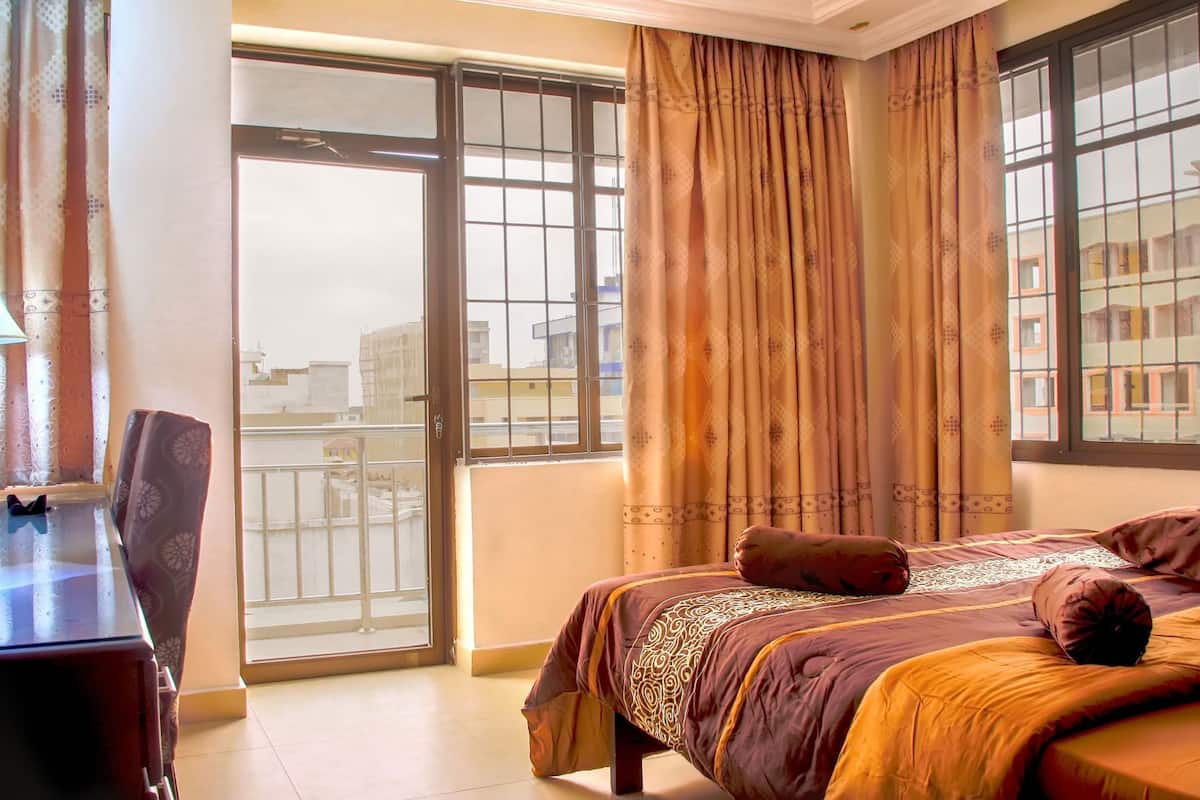 In-room safe, individually decorated, individually furnished, desk