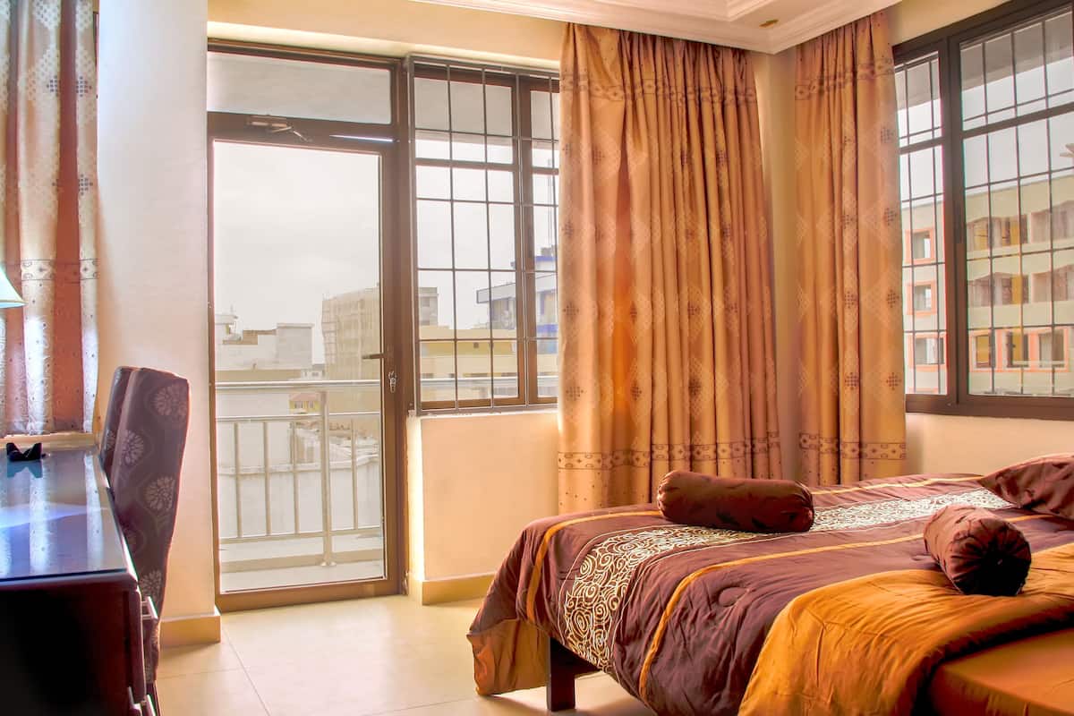 In-room safe, individually decorated, individually furnished, desk