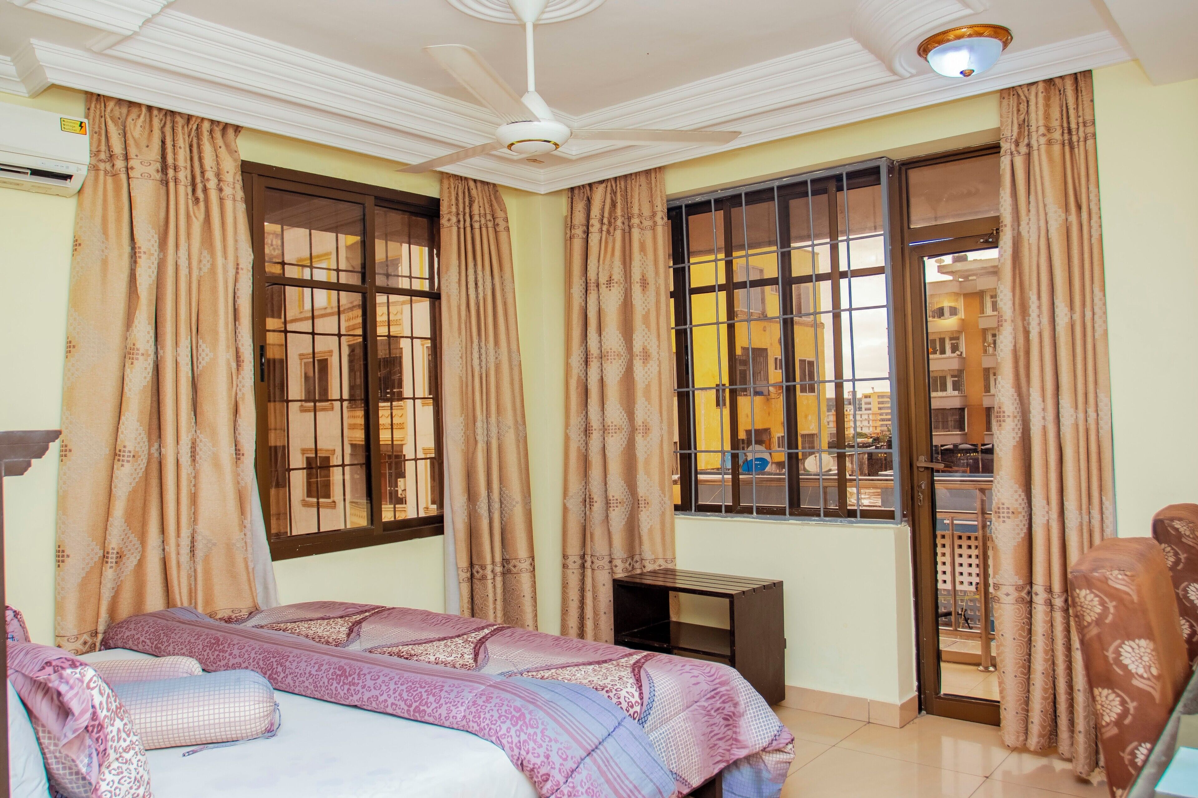 Family Suite | In-room safe, individually decorated, individually furnished, desk