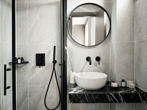 Dreibettzimmer | Badezimmer