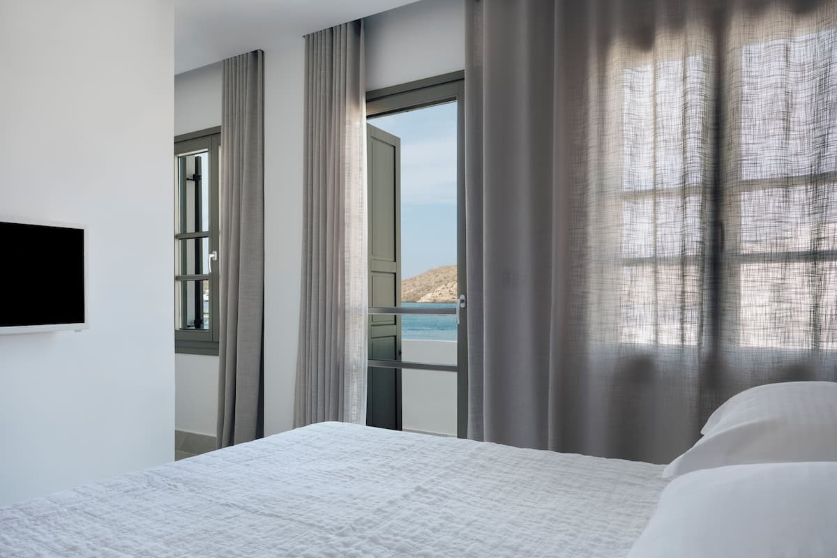 two-room, sea view | 1 bedroom, desk, soundproofing, iron/ironing board