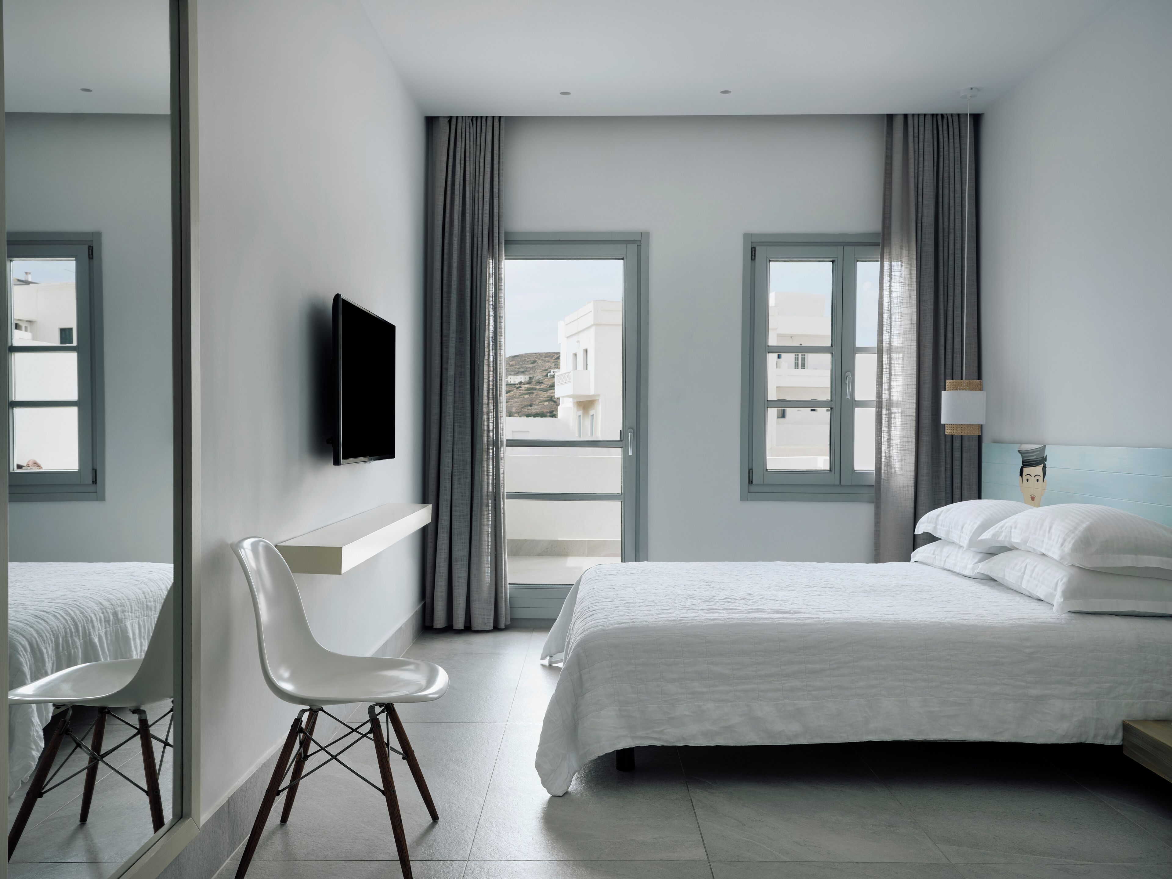 triple room, sea view | 1 bedroom, desk, soundproofing, iron/ironing board