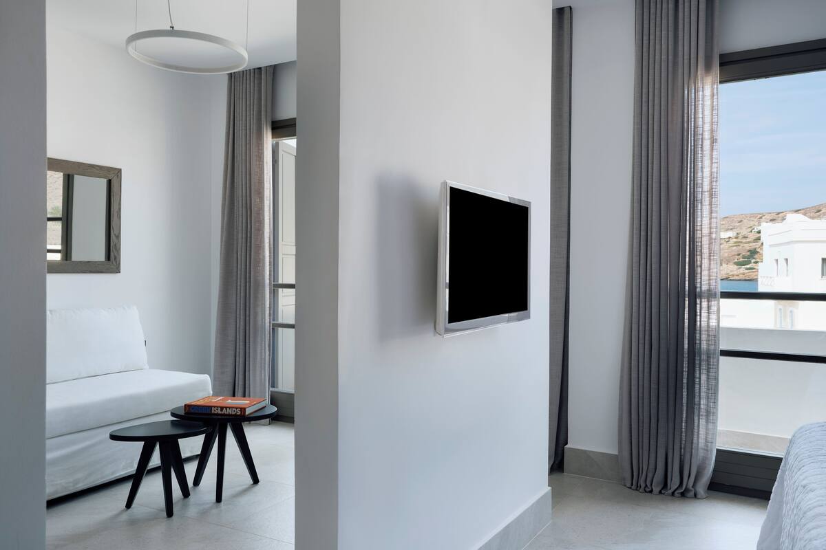 two-room, sea view | 1 bedroom, desk, soundproofing, iron/ironing board