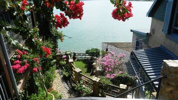 Apartment (Oyster Shell - Studio Apartment) | Garden view