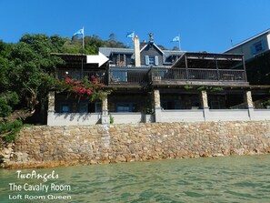 Loft (Cavalry Room Queen) | Free WiFi - TwoAngels (Knysna)