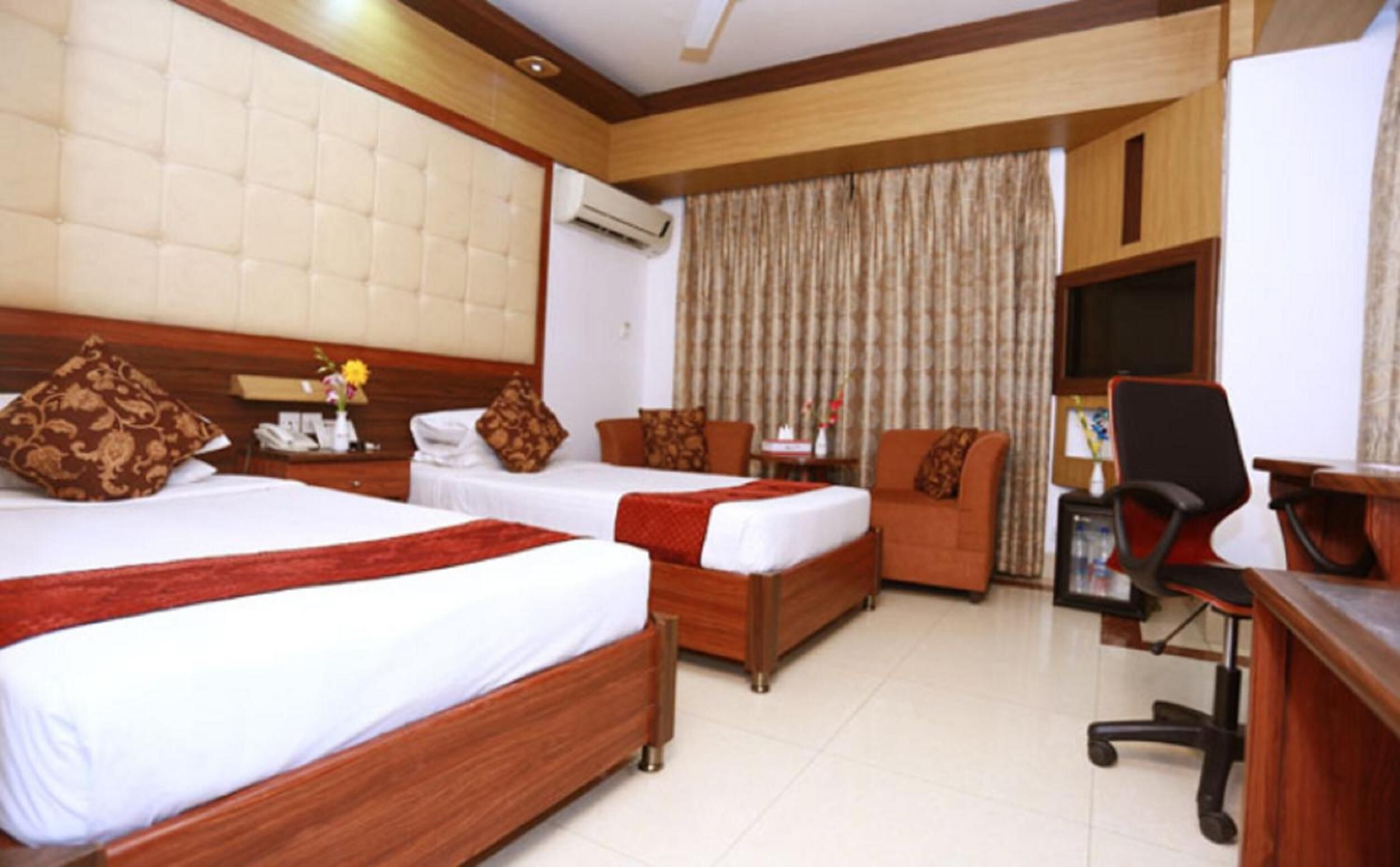 1 bedroom, premium bedding, minibar, in-room safe