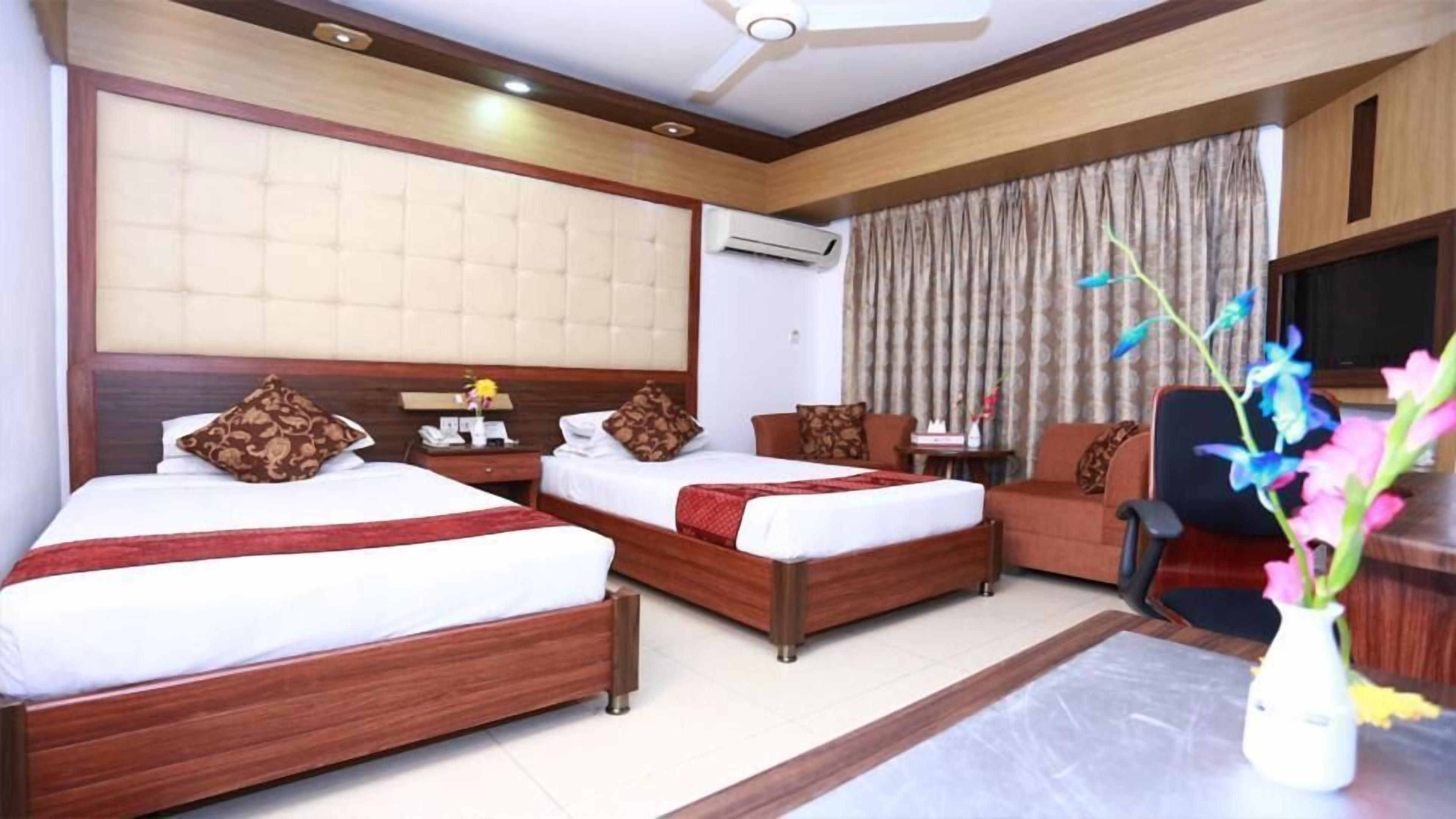 1 bedroom, premium bedding, minibar, in-room safe