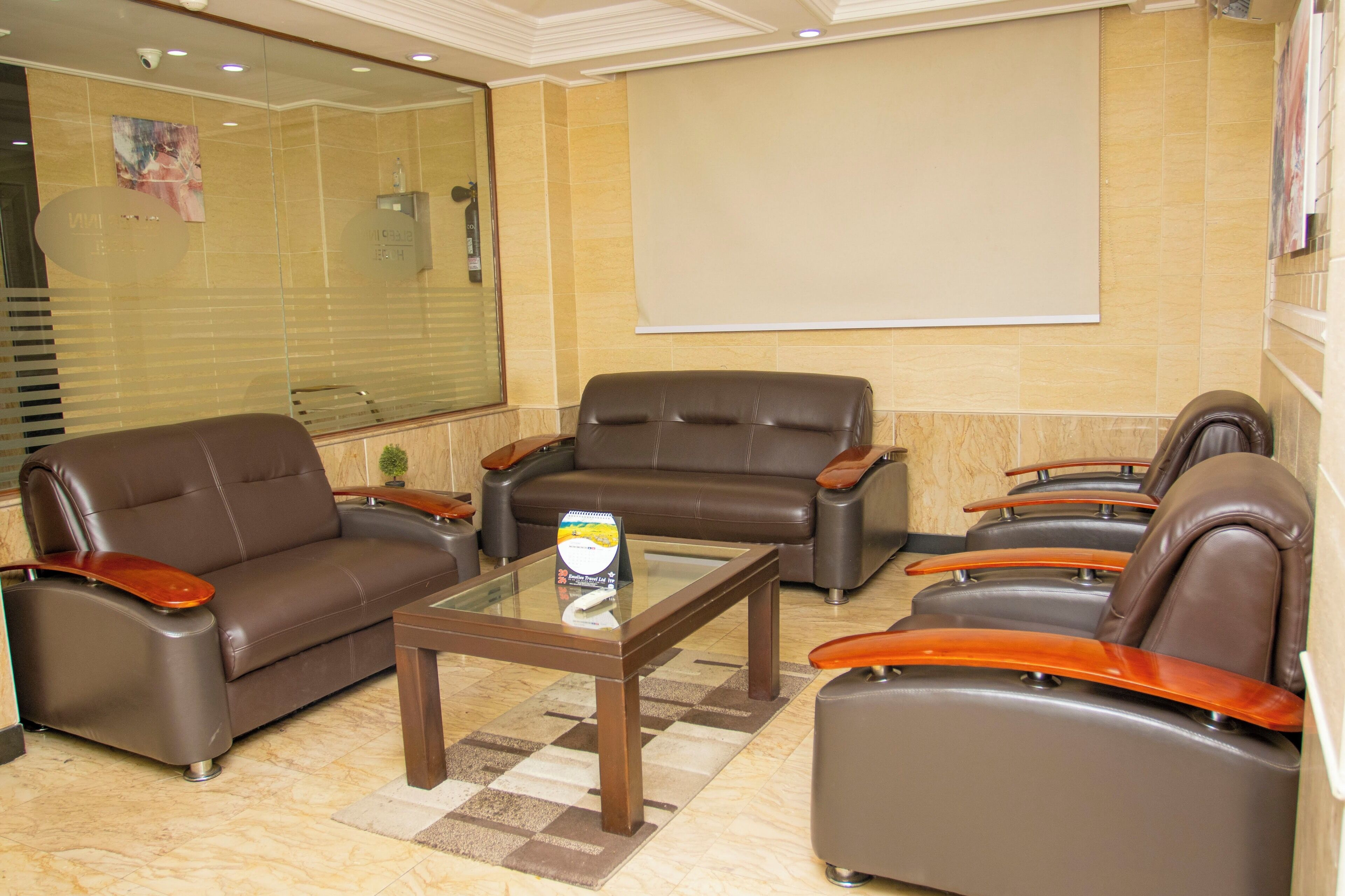 Lobby-lounge